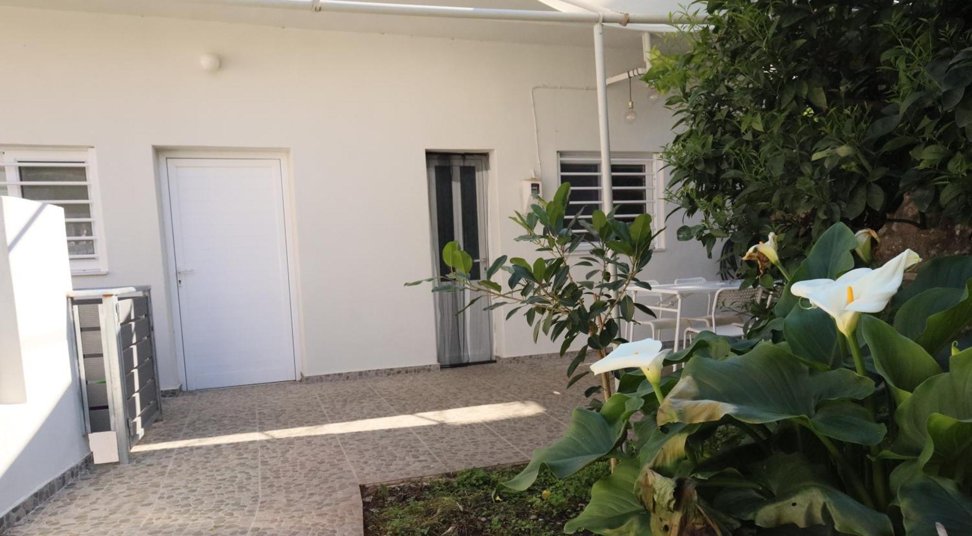 Вилла Seaside House With Garden Дервенион Экстерьер фото